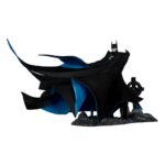 Batman: Year Two - DC Multiverse - Black & White Accent Edition - Gold Label – Bild 7